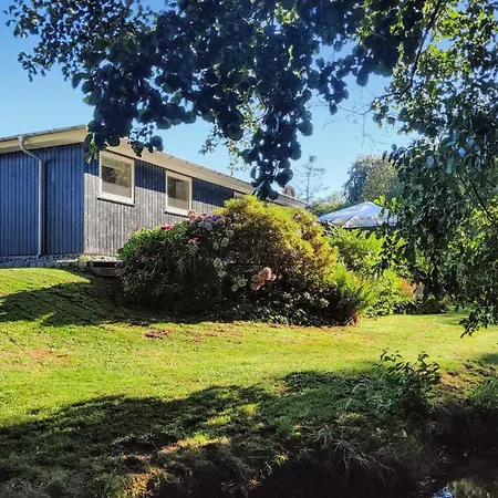 Beach Front Home In Aabenraa With Sauna בית נופש