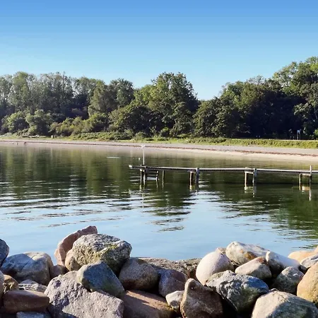 Beach Front Home In Aabenraa With Sauna אבנרה