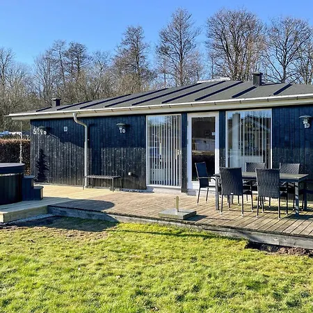 בית נופש Beach Front Home In Aabenraa With Sauna *